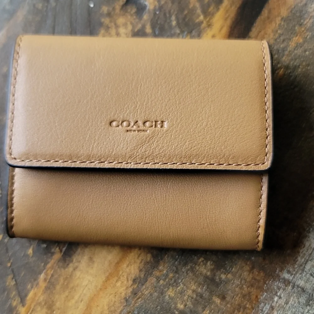 NWT Coach Leather Card Case